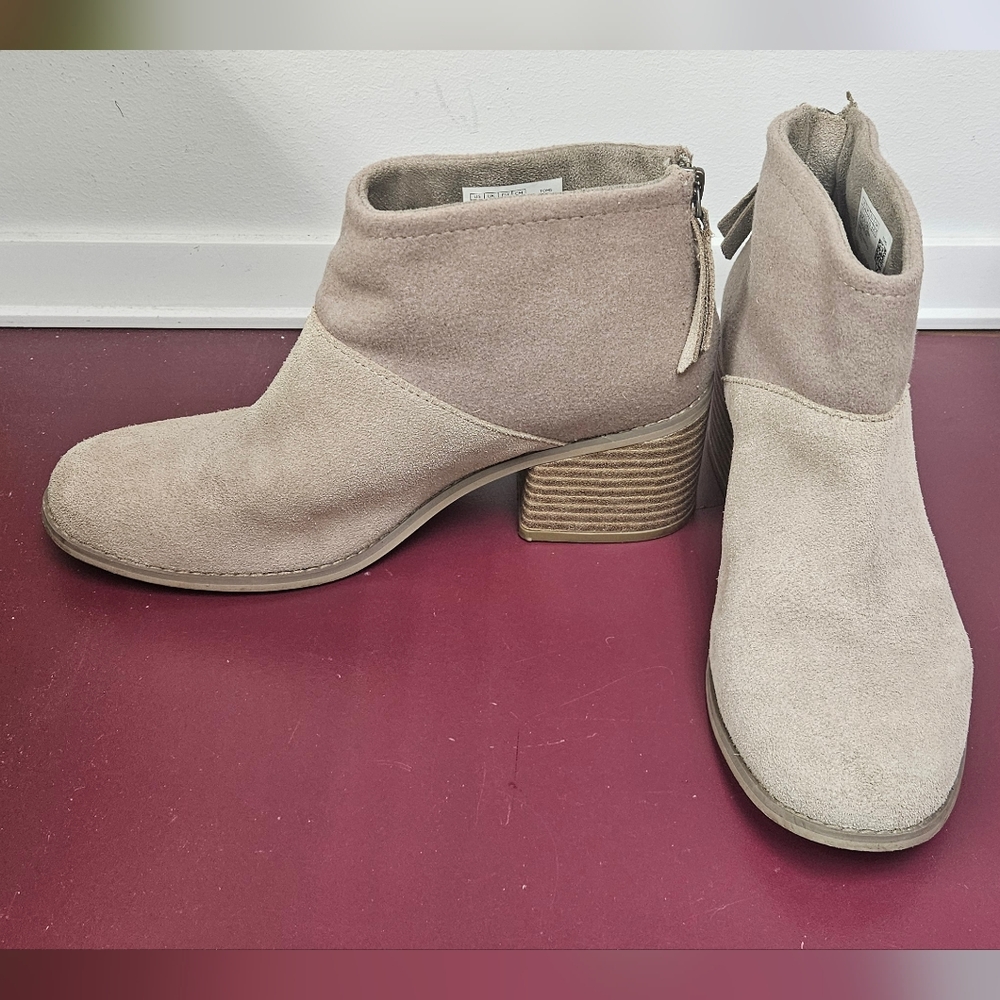 Toms 8.5 Light Beige Ankle Booties